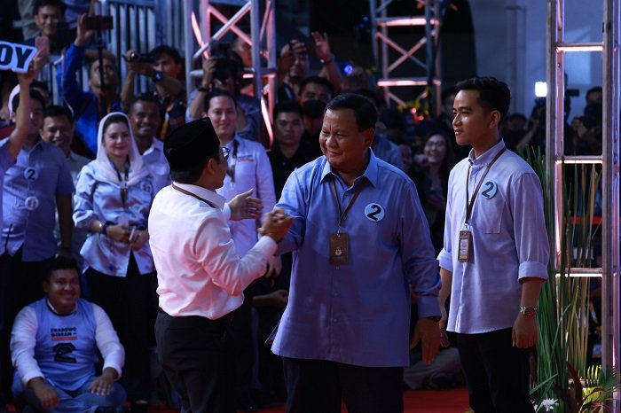 Pasangan Capres Koalisi Indonesia Maju Prabowo Subianto dan cawapres Gibran Rakabuming Raka di Pengundian dan Penetapan nomor urut Capres dan Cawapres di kantor KPU. (Dok. TKN Prabowo Gibran)

