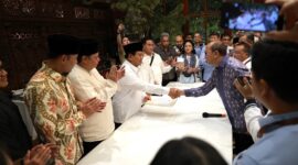 Prabowo Subianto saat konferensi pers di Kertanegara IV Setelah resmi diumumkan Komisi Pemilihan Umum (KPU) sebagai presiden RI terpilih, (Dok. Tim Media Prabowo Subianto)


