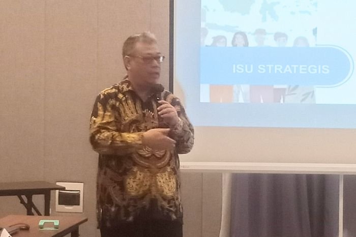Anggota komisioner Badan Nasional Sertifikasi Profesi (BNSP), NS Aji Martono, narasumber Diskusi Sertifikasi yang diselenggarakan oleh Lembaga Sertifikasi Profesi Teknologi Informasi dan Komunikasi (LSP TIK) Global di Hotel Ibis Style, Bogor (28/5/24).
