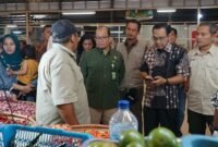 Kepala Pusat Data dan Informasi Pangan NFA Kelik Budiana melakukan monitoring dan evaluasi pasokan dan harga pangan serta pengawasan keamanan pangan. (Dok. Tim Komunikasi Bapanas)