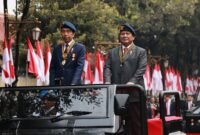 Presiden RI Jokowi dengan Presiden terpilih Prabowo Subianto kompak bersandingan menghadiri acara Apel Pengamanan Pelantikan di Mako Brimob Kelapa Dua Wetan, Depok, Jawa Barat. (Dok. Tim Media Prabowo Subianto)