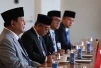 Presiden RI, Prabowo Subianto melakukan pertemuan bilateral dengan Perdana Menteri Datuk Seri Anwar Ibrahim di Twin Tower Petronas, Kuala Lumpur. (Dok. Tim Media Prabowo)