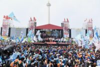Presiden Republik Indonesia Prabowo Subianto hadir langsung dalam perayaan Hari Buruh Internasional 2025 di kawasan Monumen Nasional (Monas), Jakarta, Kamis (1/5/2025). (Dok. Tim Media Prabowo)