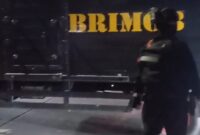 Personel BRIMOB Mendatangi RSUD Tangsel