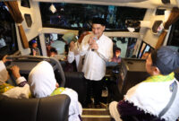 Wakil Gubernur Banten, Dimyati Natakusumah Melepas Keberangkatan Jemaah Haji Tangsel