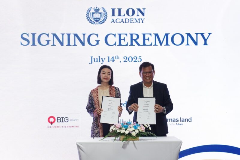  Sudino Lim (Founder & Chairman ILON Academy) dan Yani C. Dewi (Vice President Mall Sinar Mas Land) melaksanakan penandatanganan MOU Kerja Sama antara ILON Academy dan Sinar Mas Land.