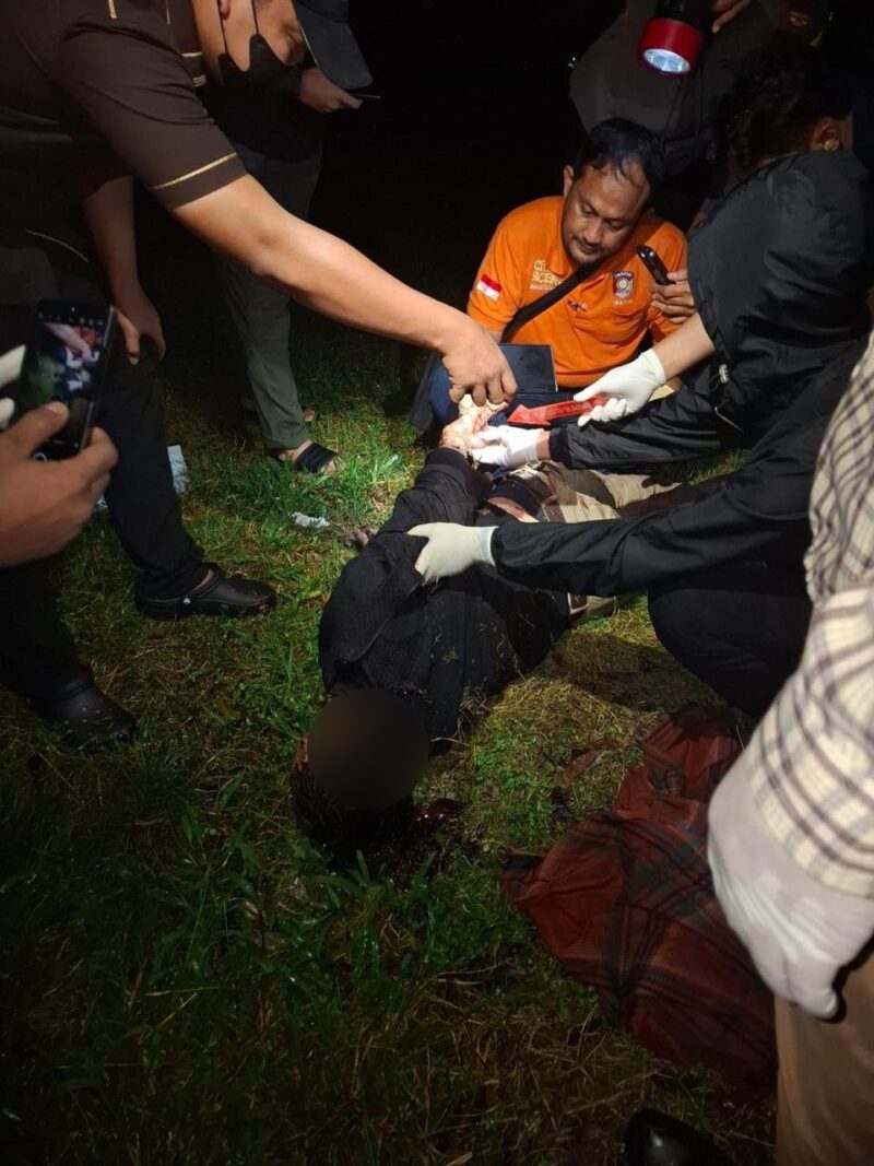 Polisi Melakuka Olah TKP Penemujan Mayat Pria di Bintaro