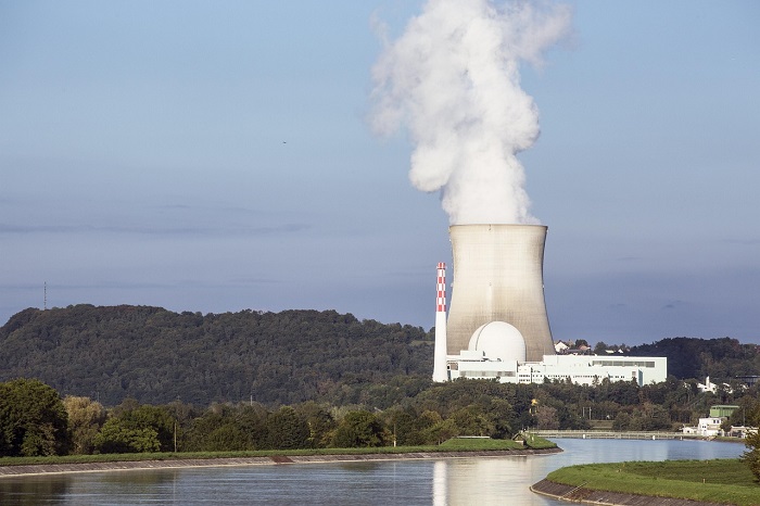 PLTN Swiss dan Prancis hentikan operasi sementara karena suhu air naik drastis, soroti lemahnya kesiapan energi menghadapi krisis iklim. (Pixabay.com /JamesQube)