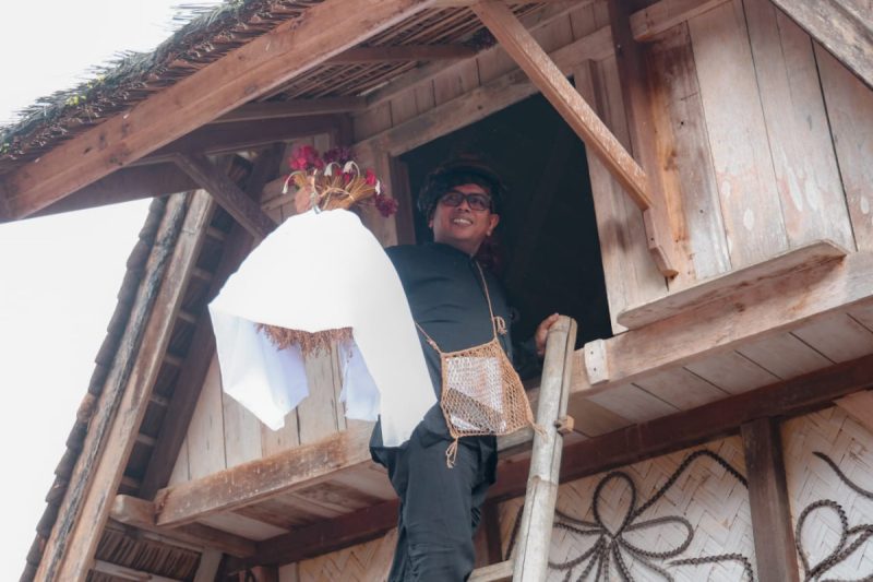 Prosesi Ngimahkeun Pare ka Leuit Adat Oleh Gubernur Banten Andra Soni
