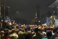 Warga Hadang TPA Cipeucang