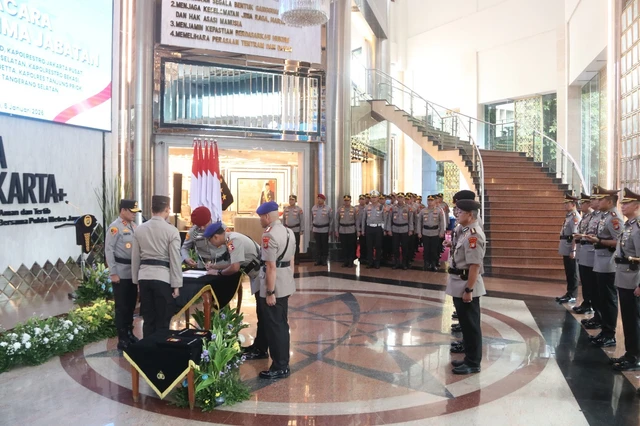 Kapolda Metro Jaya Lantik AKBP Boy Jumalolo sebagai Kapolres Kota Tangerang Selatan