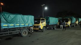 Warga Menghadang Truk Sampah dari Tangsel