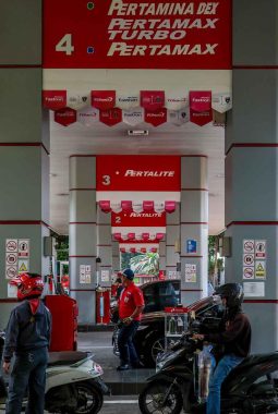 Harga BBM Tak Naik, Pertamina Berdarah-darah Rp 60 Triliun Sebulan!