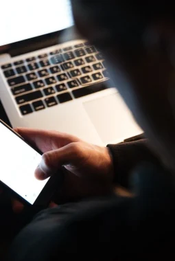 ASN Pandeglang Tertipu Investasi Aplikasi, Rp200 Juta Raib dalam Sekejap!