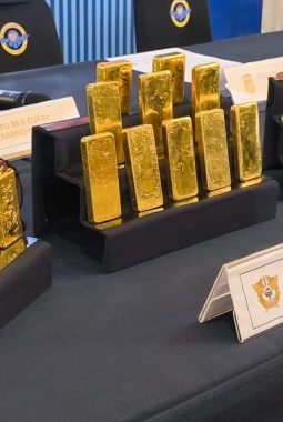 Belasan WN China Kedapatan Selundupkan 17,55 Kilogram Emas Senilai Rp45,73 Miliar