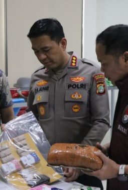 Gugup Saat Terjaring Razia, Pria di Tangerang Kedapatan Simpan 1 Kilogram Ganja