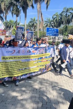 Buruh Demo Menara Indomaret di PIK, Minta Upah Lembur Dibayar