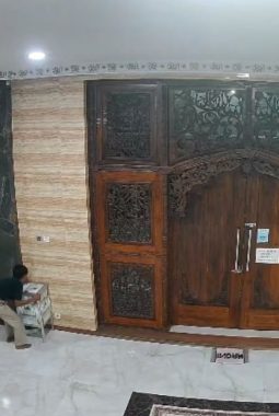 2 Pria Terekam CCTV Curi Kotak Amal Masjid di Serpong Utara