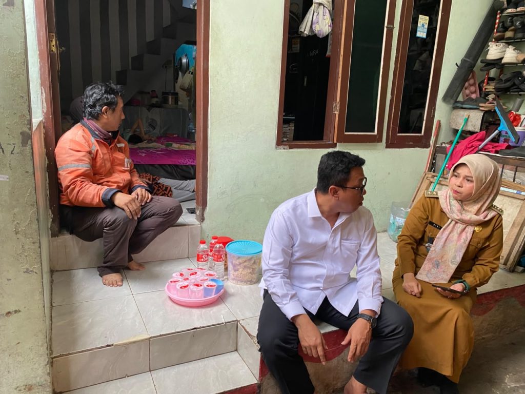 Gus Andi bersama Lurah Cipayung