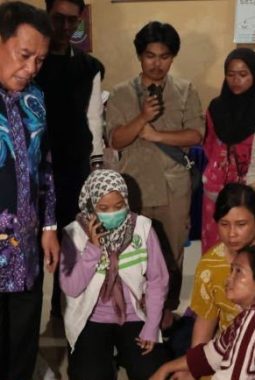 30 KK Diungsikan Imbas Kebakaran TPA Jatiwaringin, Pemkab Tangerang Kaji Penetapan Status Darurat