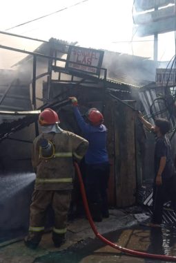 Gegara Korsleting Listrik, 2 Ruko di Ciputat Hangus Terbakar