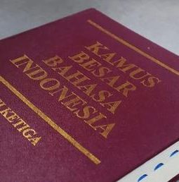 Bahasa Indonesia di Kampus: Wajib Lulus atau Wajib Pikir?