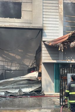 3 Gudang di Taman Tekno Tangsel Kebakaran