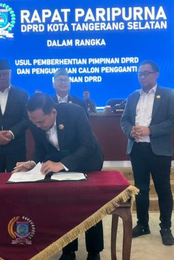Yusuf Dilengserkan Dari Pimpinan DPRD Tangsel, Mustopa Kembali Jadi Wakil Ketua