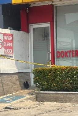 Jasad Bayi Ditemukan Tergeletak di Depan Klinik Pondok Aren