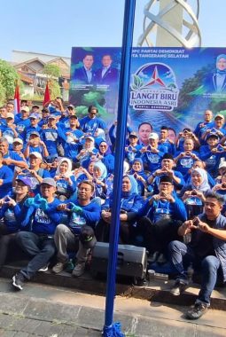 Rayakan HUT Ke-25, Demokrat Tangsel Gelar Aksi Bersih-bersih Situ Gintung