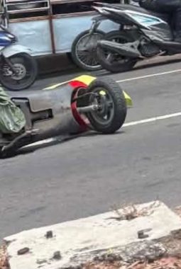 Pemotor Tewas Terlindas Mobil Engkel di Depan Taman Kota Tangsel