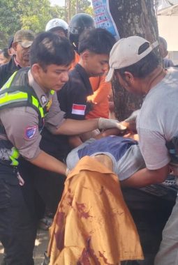 Pengendara Motor Tewas Usai Tabrak Pohon di Pamulang Tangsel