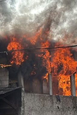 Korsleting Listrik Sebabkan Pabrik Tahu di Serpong Kebakaran