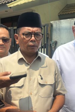 Andra Soni Sambangi Keluarga Jurnalis yang Hilang, Pencarian Diperluas hingga Bengkulu