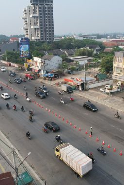 Ujicoba Hari Pertama Rekayasa Lalin di Serpong, Sejumlah Pemotor Masih Nekat Lawan Arah