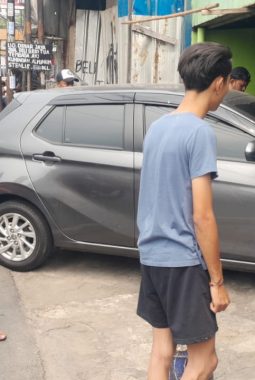 Toyota Agya Tabrak Gerobak Ketoprak di Ciputat, 1 Orang Luka