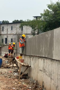 Manfaatkan Musim Kemarau, Pemkot Tangsel Kebut Proyek Turap di 3 Lokasi Banjir